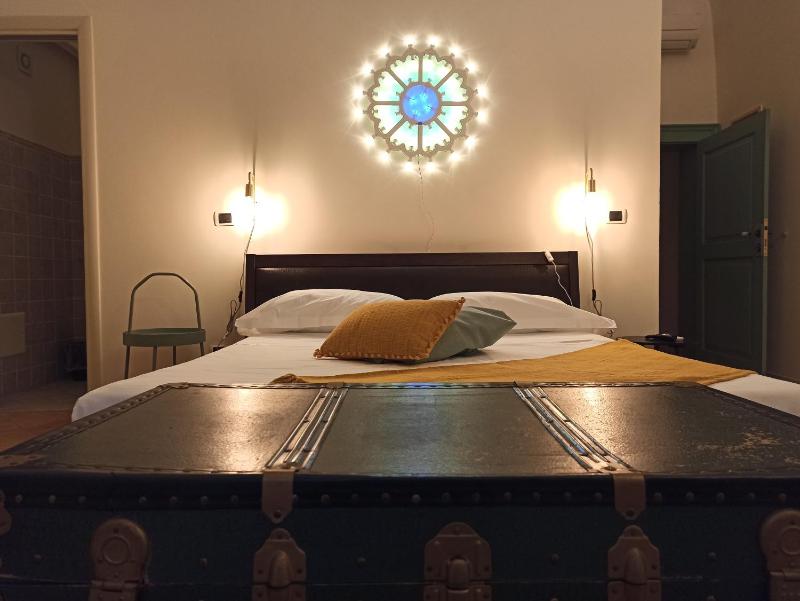 Double Room image 1