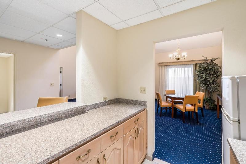 Executive Suite image 3