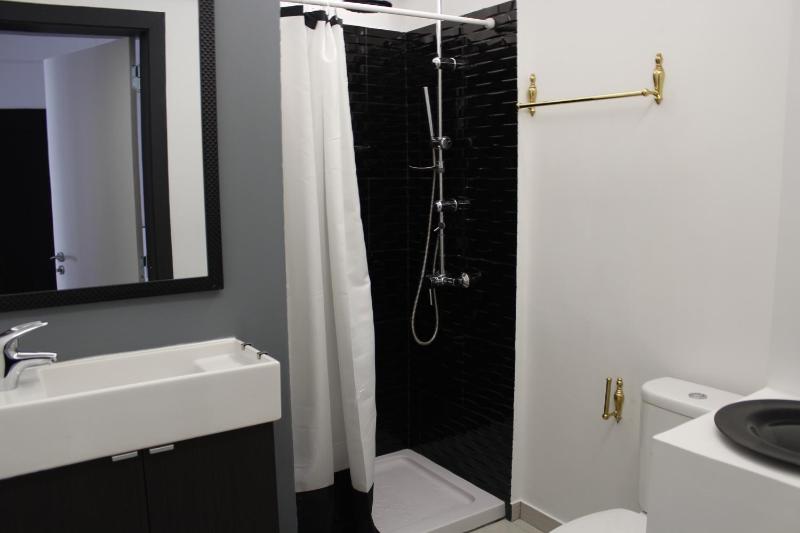 Double Room with Shared Bathroom image 2