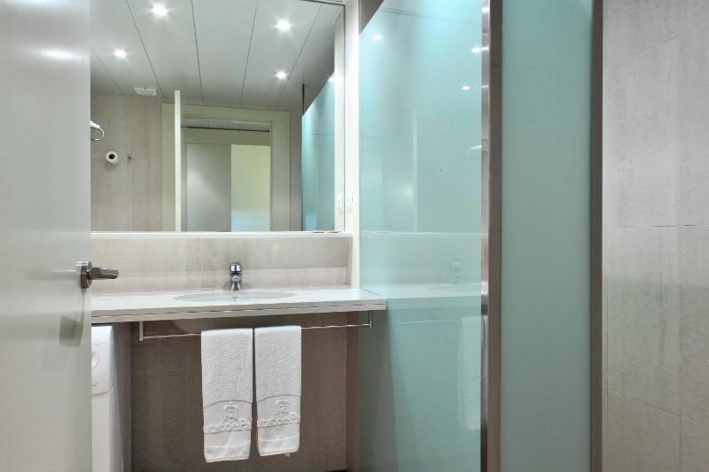 Two-Bedroom Apartment with Terrace (4 Adults) image 4