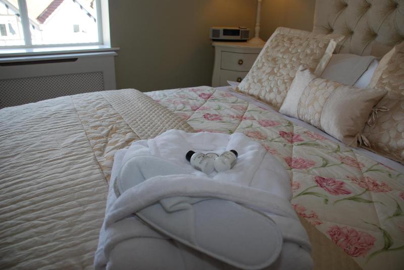 Deluxe Double Room image 3