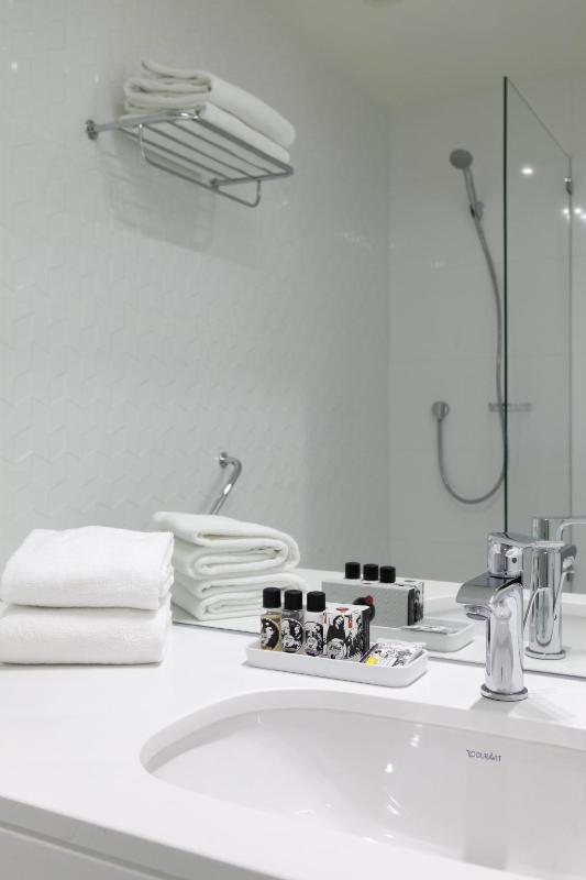 Double or Twin Room with Balcony image 4