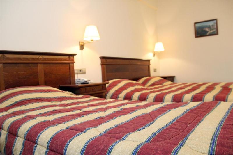 Standard Triple Room image 1