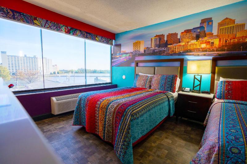 Standard Double Room image 2