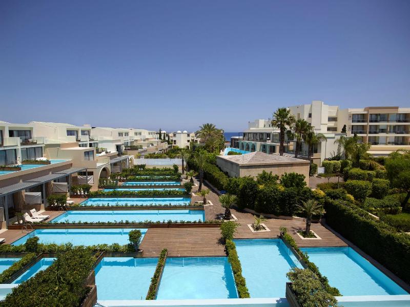 Premium Double Room with Spa Bath and Garden View image 2