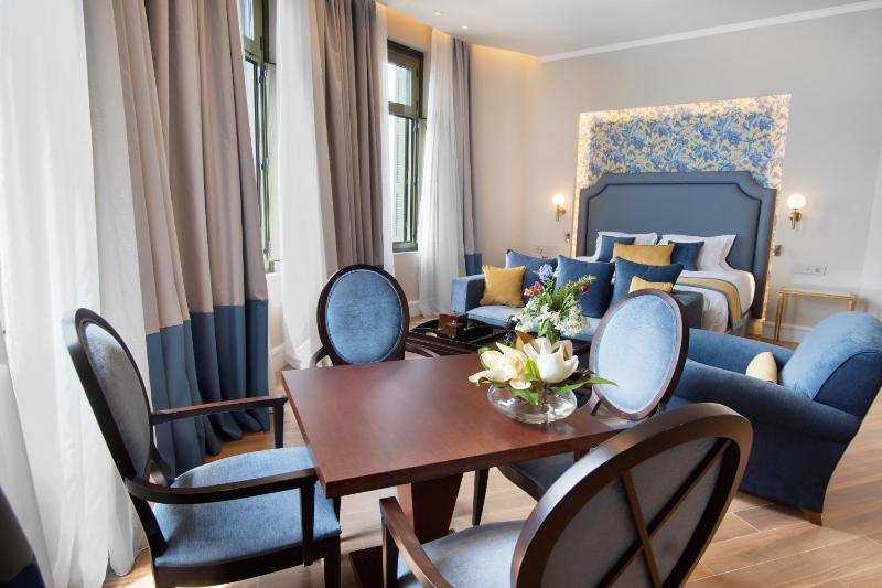 Presidential Suite image 4