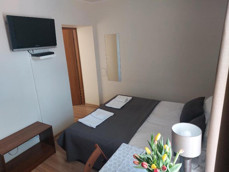 Double or Twin Room image 2