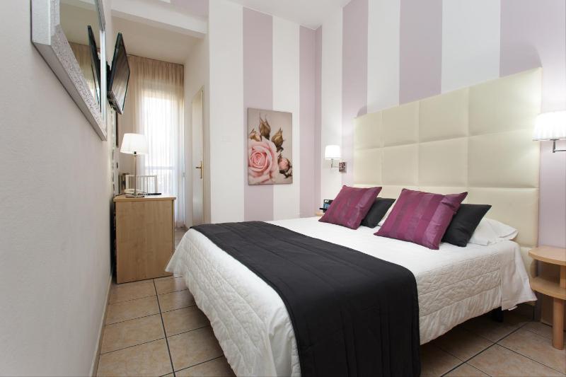 Double or Twin Room image 3