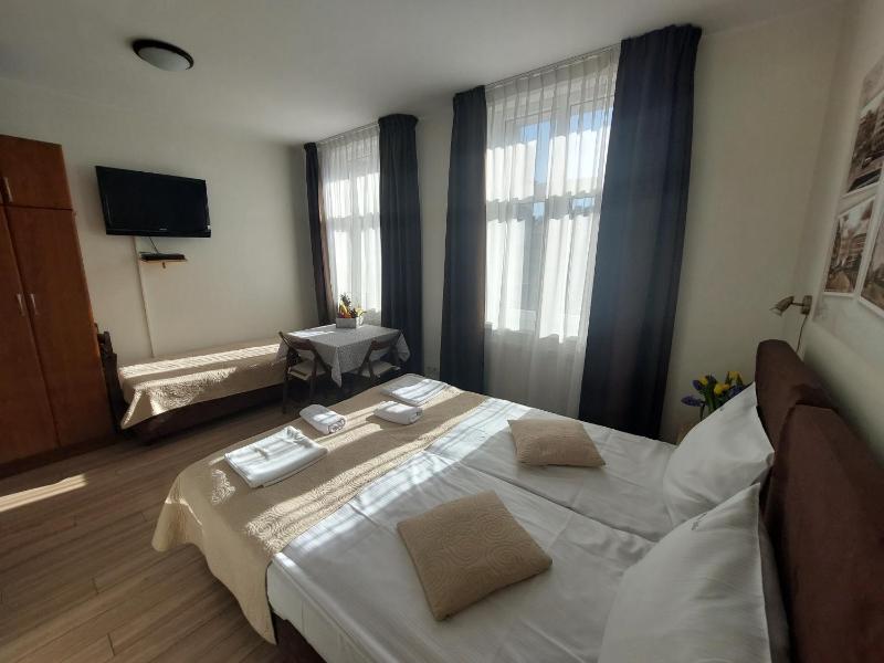 Triple Room image 3