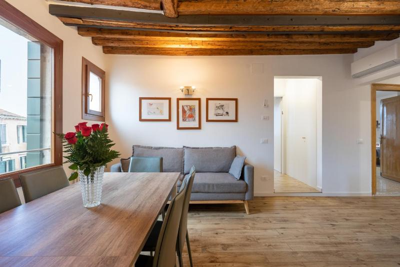 Superior Apartment image 3