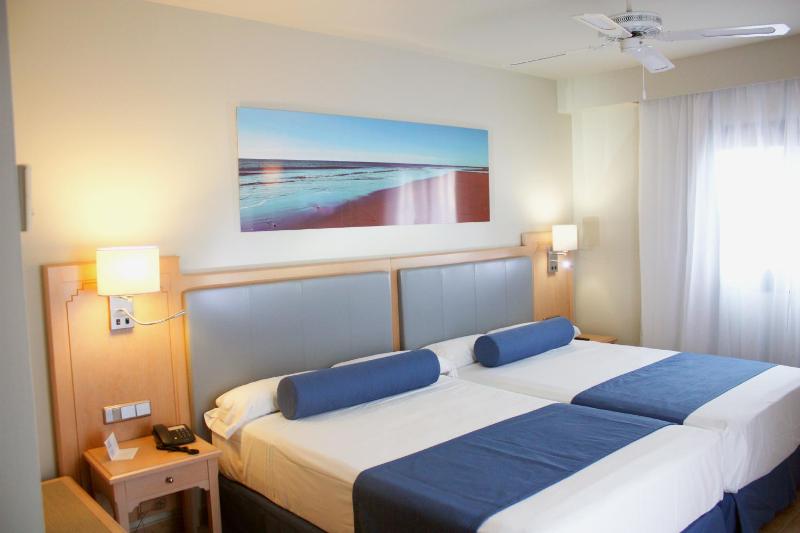 Confort Double Room (2 Adults + 2 Children) image 1