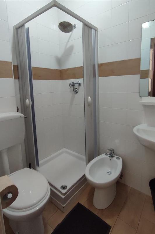Single Room with Private Bathroom image 3