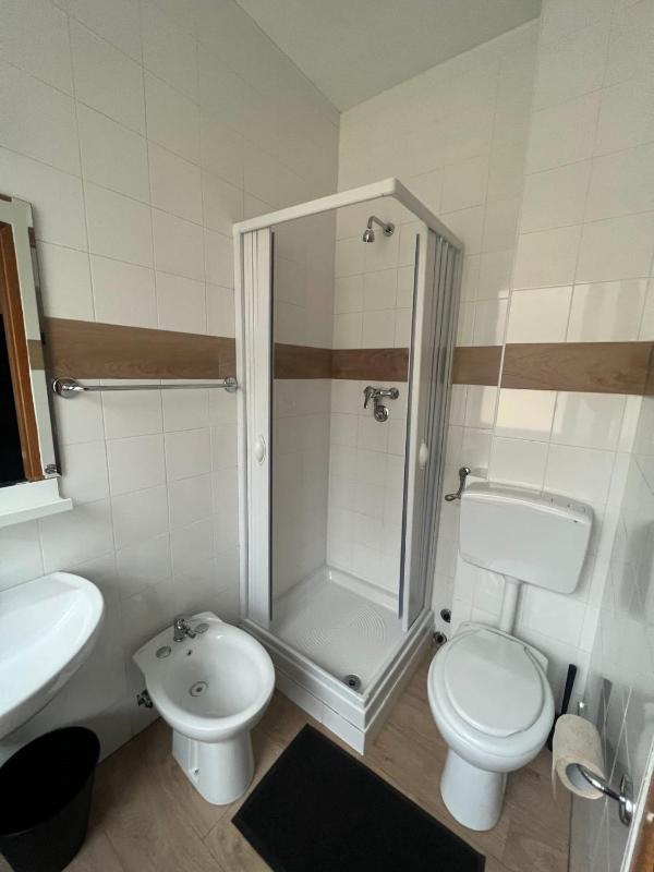 Triple Room with Private Bathroom image 4