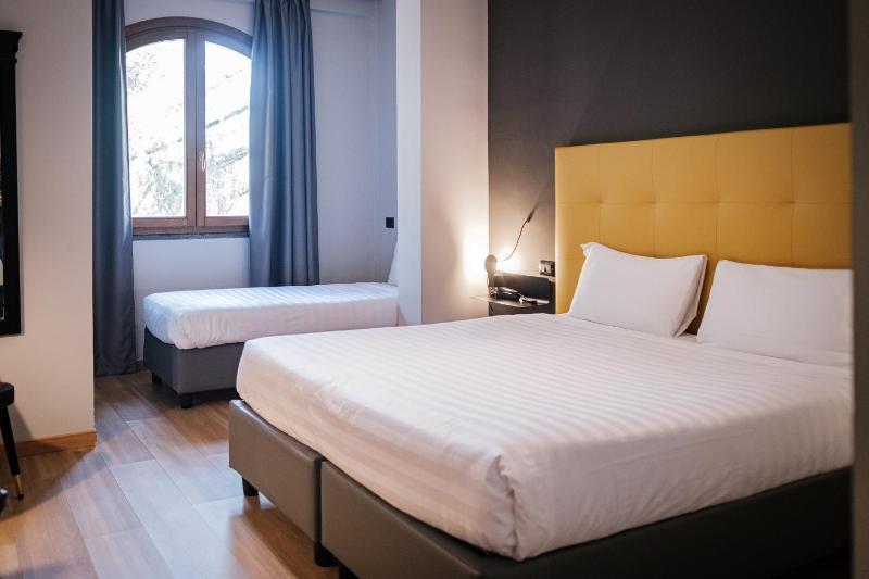 Comfort Triple Room image 2
