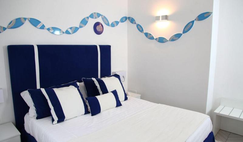 Double Room image 4