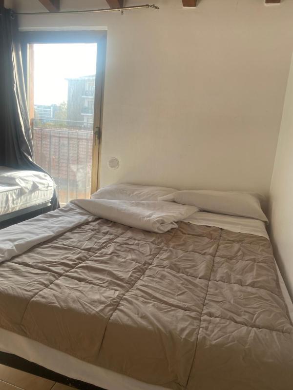 Triple Room with Shared Bathroom image 1