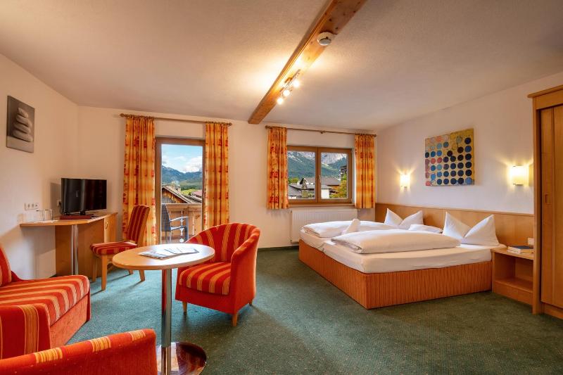 Comfort Double Room with Balcony image 2