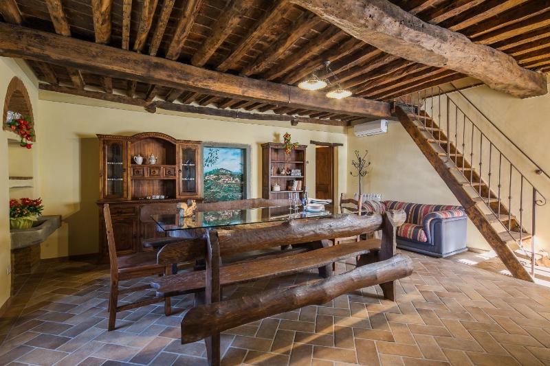 Farmhouse in Tuscany with Pool and Hill Views - image 16