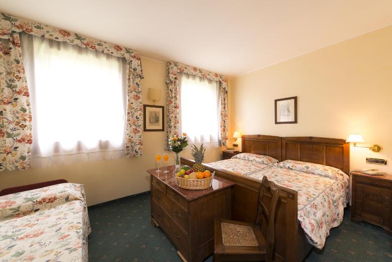 Triple Room image 3