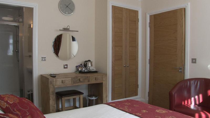 Double Room image 4
