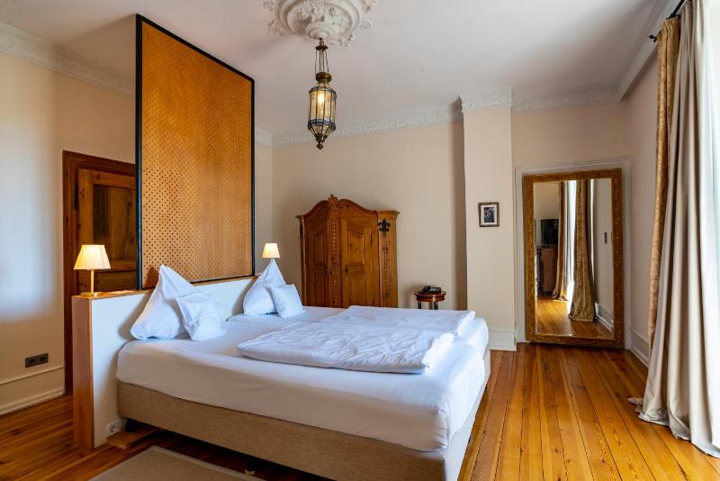 Deluxe Suite image 4