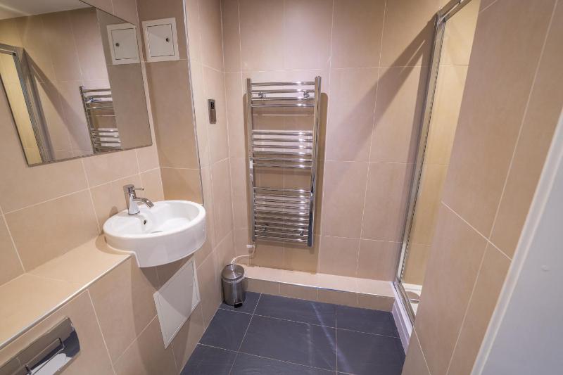 Small Double Room image 4