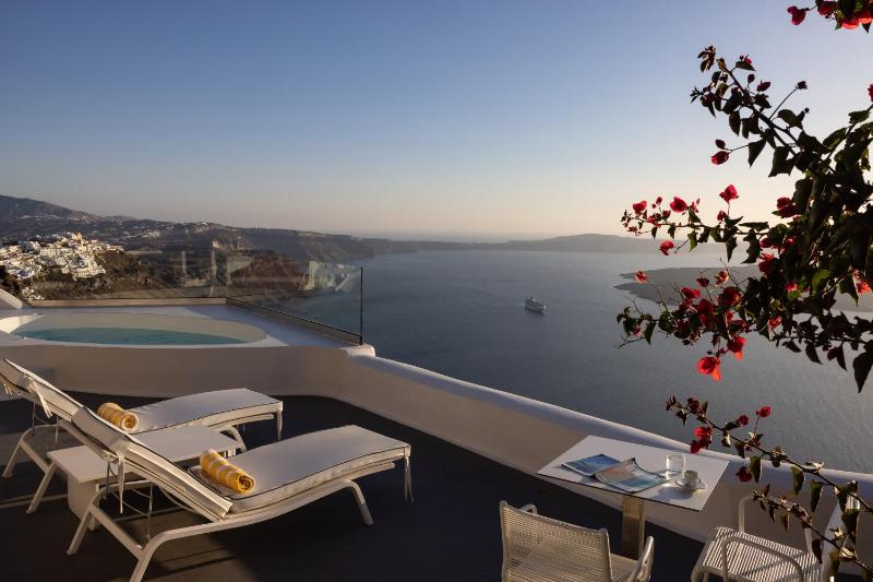 Chromata Pool Suite with Infinity Pool image 4