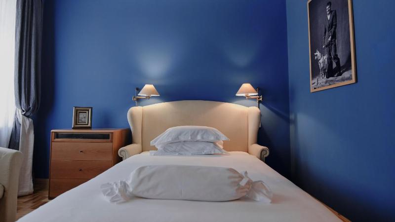 Single Room image 1