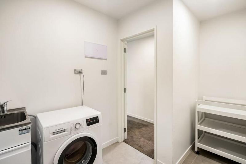 Forest View Apartment with Parking and Garden - image 5