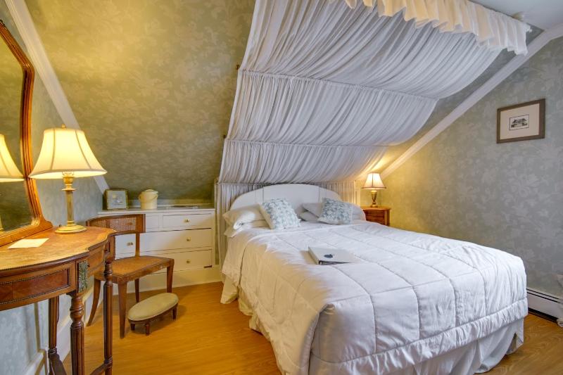 Canopy Room image 4