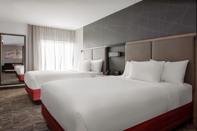Queen Suite image 1