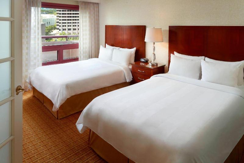 One-Bedroom Suite with Two Double Beds image 1