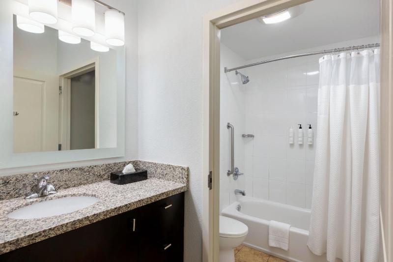 Two-Bedroom Suite image 3