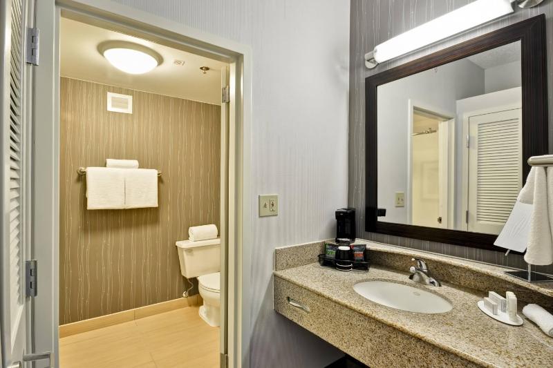 Courtyard by Marriott Dallas Medical/Market Center - image 9