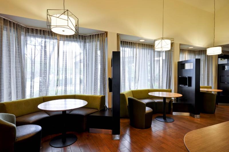 Courtyard by Marriott Dallas Medical/Market Center - image 11