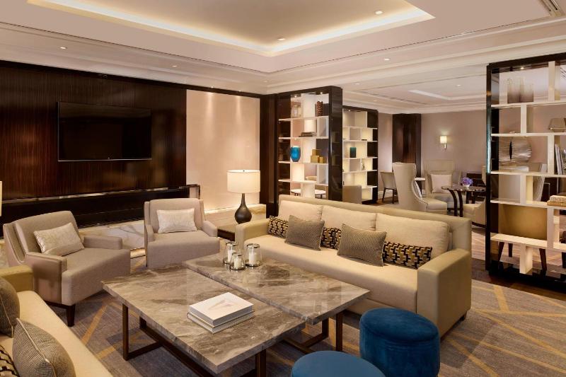 Club Suite image 2