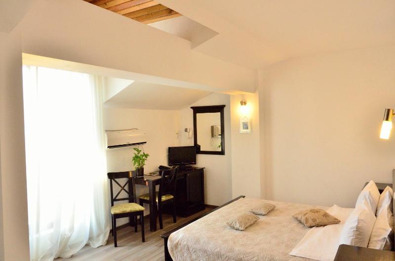 Double Room image 2