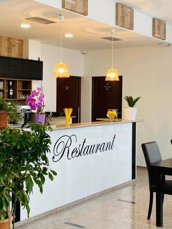 Deluxe Twin Room with Sea View image 3