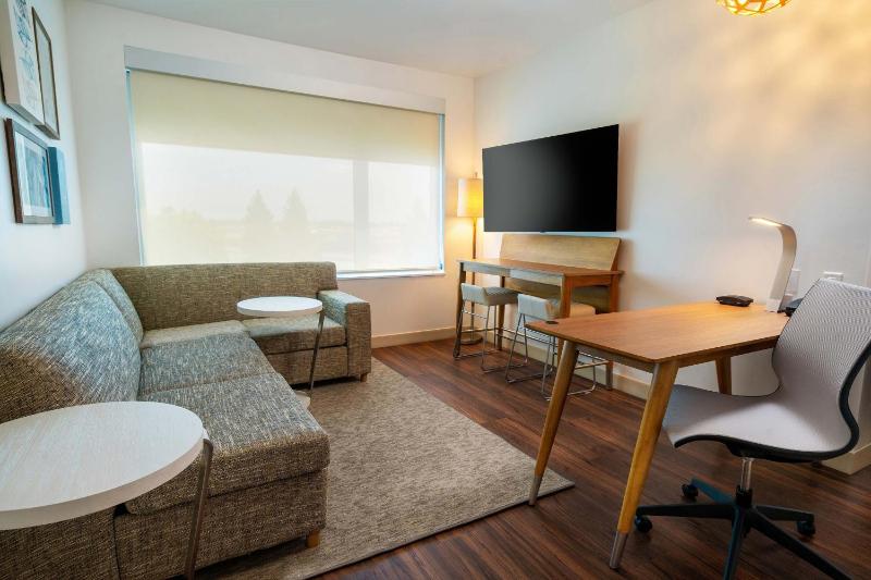 Executive One-Bedroom King Suite image 3