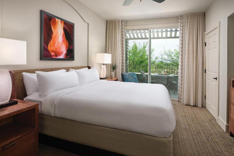 One-Bedroom Villa with Balcony and Transfer Shower - Mobility Accessible image 4