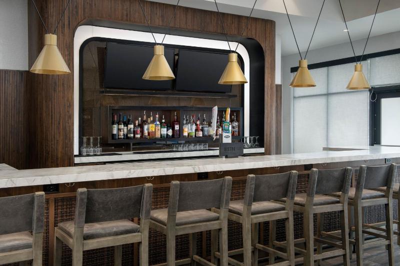Courtyard by Marriott Savannah Downtown/Historic District - image 10
