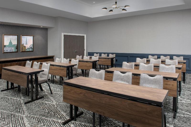 Courtyard by Marriott Savannah Downtown/Historic District - image 8