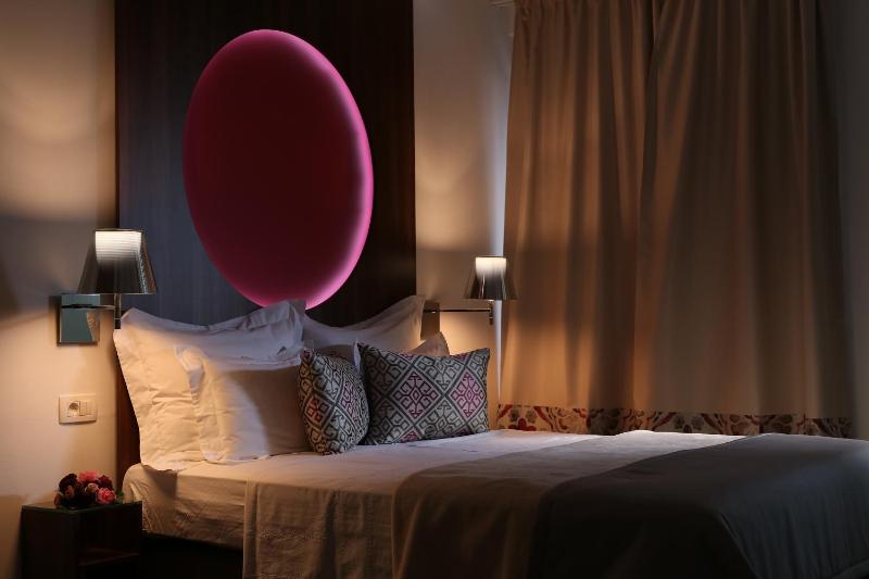 Superior Double Room image 3