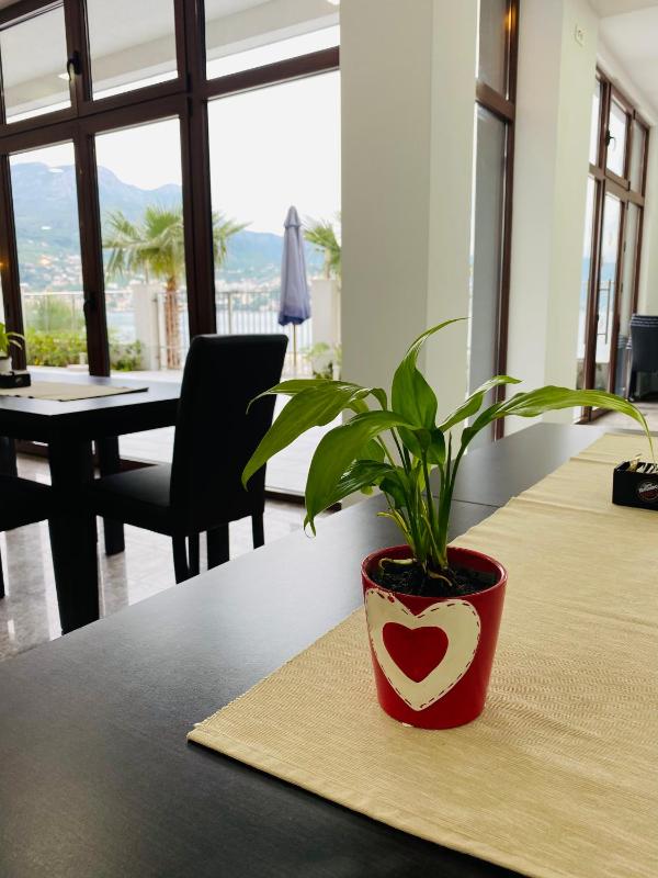 Twin Room with Sea View image 2