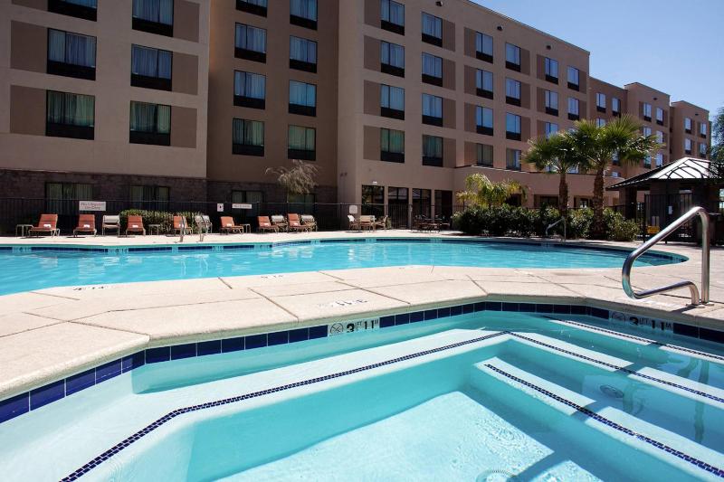 Courtyard by Marriott Phoenix North/Happy Valley - image 4