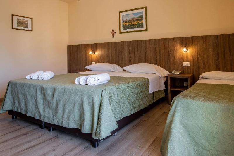 Hotel La Tavola Rotonda - image 23
