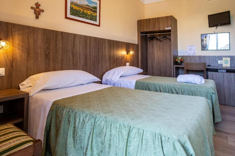 Hotel La Tavola Rotonda - image 20