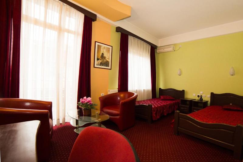 Deluxe Twin Room image 2