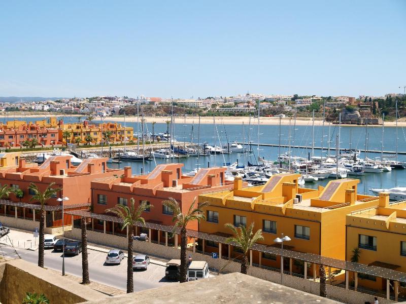 Apartamentos Encosta da Marina - Praia da Rocha - image 1