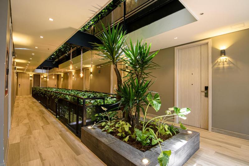 4 Sur Hotel - image 10